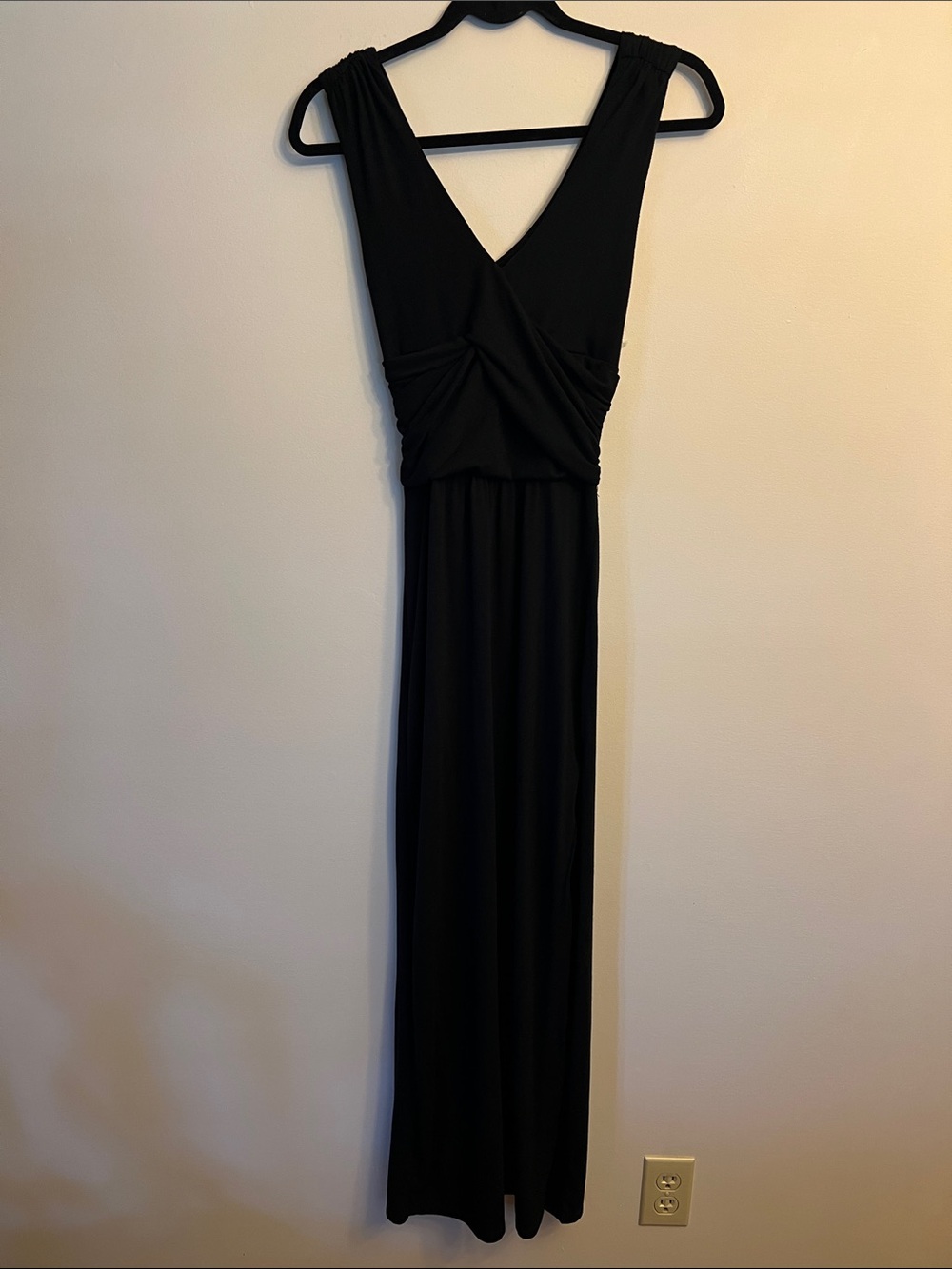 NEW Cross back Poof Couture Black V-Neck Maxi Dress